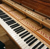 Pleyel F 1933 - vue du clavier et de la mécanique restaurés