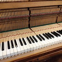 Pleyel Pianino 1900 - vue du clavier et de la mécanique