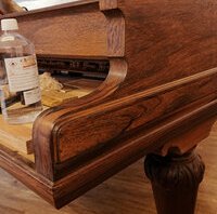 Pleyel 1bis - détail du meuble • magnifique état du bois de placage après décapage