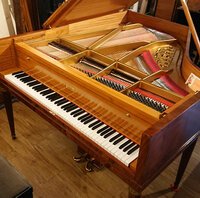 Pleyel F directoire - en cours de finition • meuble remonté ; quelques mises au point, encore deux accords, et le piano quittera l'atelier