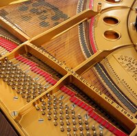 Steinway mod. O de 1911 - vue des cordes neuves