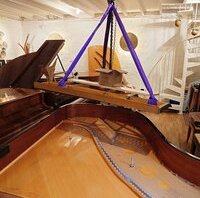 Steinway A-188 - levage du cadre