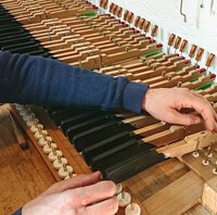 Steinway mod. O de 1902 - remise en place des touches après réparations