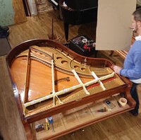 Steinway O cadre 2 • Préparation pour la dépose du cadre