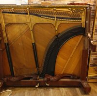 Pleyel Pianino 1900 - prêt pour la dépose des cordes et chevilles