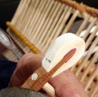 Steinway mod. O de 1902 - arase des queues de manches de marteaux • après repositionnement des têtes de marteaux pour correction du point de frappe