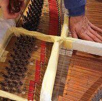 Steinway O cordes • Détente des cordes avant la dépose