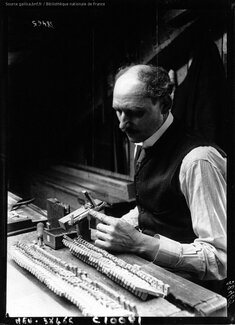 Fabrication d'un chevalet Pleyel en 1913