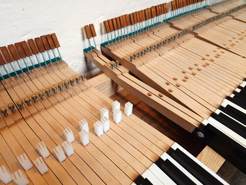 Pleyel modèle F 1931 - garnitures de mortaises de balancier