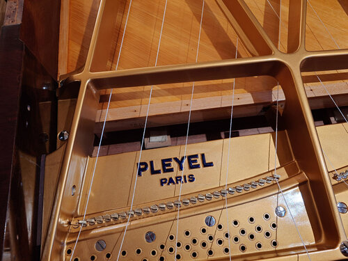Pleyel modèle F 1931 - réglage de la position des agrafes