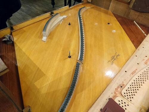 Pleyel modèle 9 - réparations de table en cours