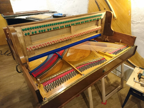 Pleyel modèle 9 - remontage du plateau de clavier