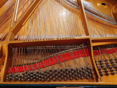 Steinway A-188 - dépose des cordes