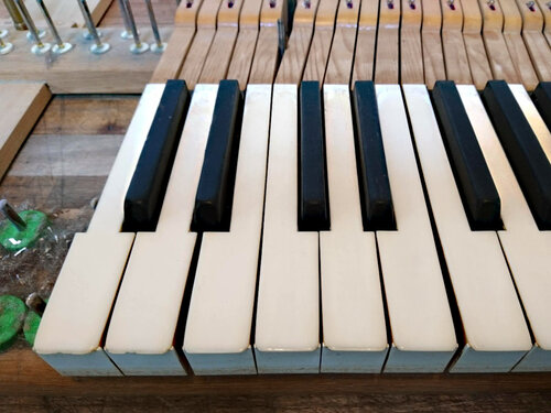 Steinway A-188 - état du clavier - tout est à changer !