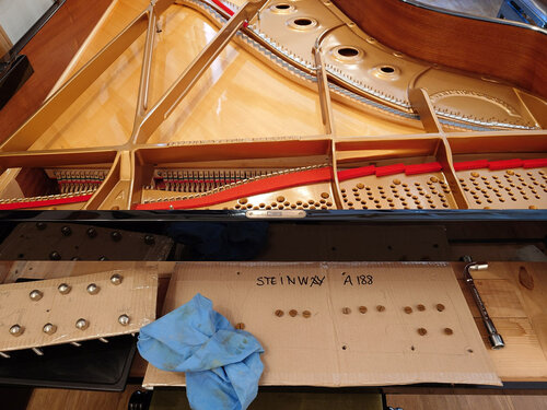 Steinway A-188 - équipement et fixation du cadre