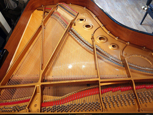 Steinway A-188 - mise en cordes terminée