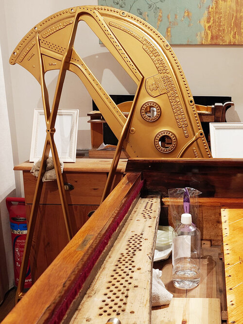 Steinway A-188 - nouvelle dorure du cadre