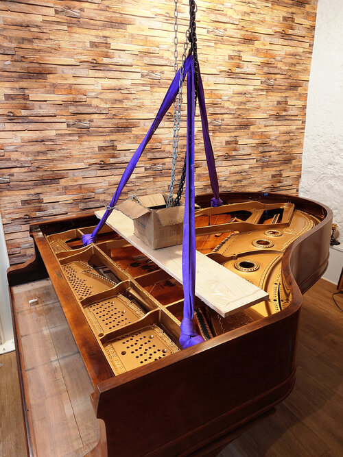 Steinway A-188 - remise en place du cadre en fonte