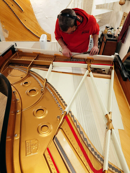 Steinway A-188 - début de remise en cordes