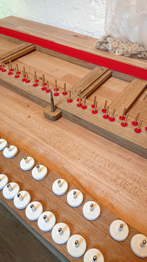 Pleyel F de 1928, préparation du châssis de clavier