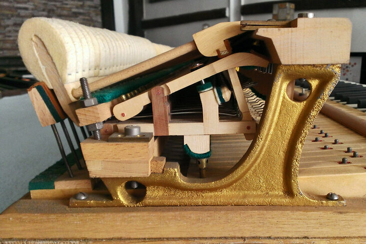 pleyel-schwander 1953 - Mécanique Schwander sur un piano Pleyel de 1953 : l'une des dernières mécaniques fabriquées en France (montage des marteaux Pleyel sur peigne)